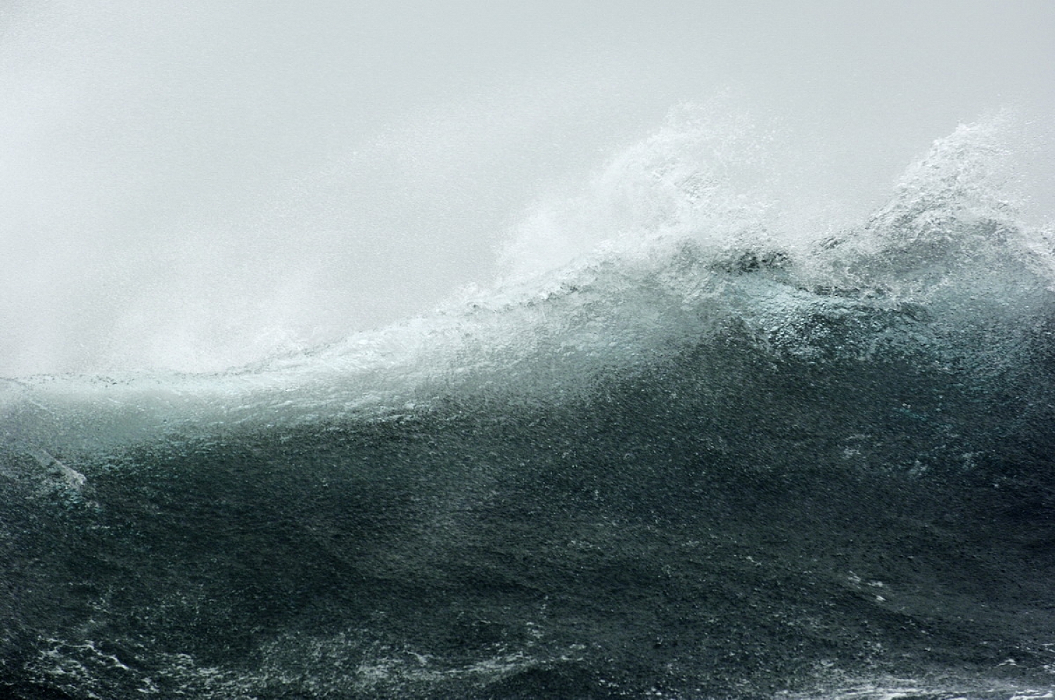 Dolph Kessler - Photobook: The Wave, crossing the Atlantic 