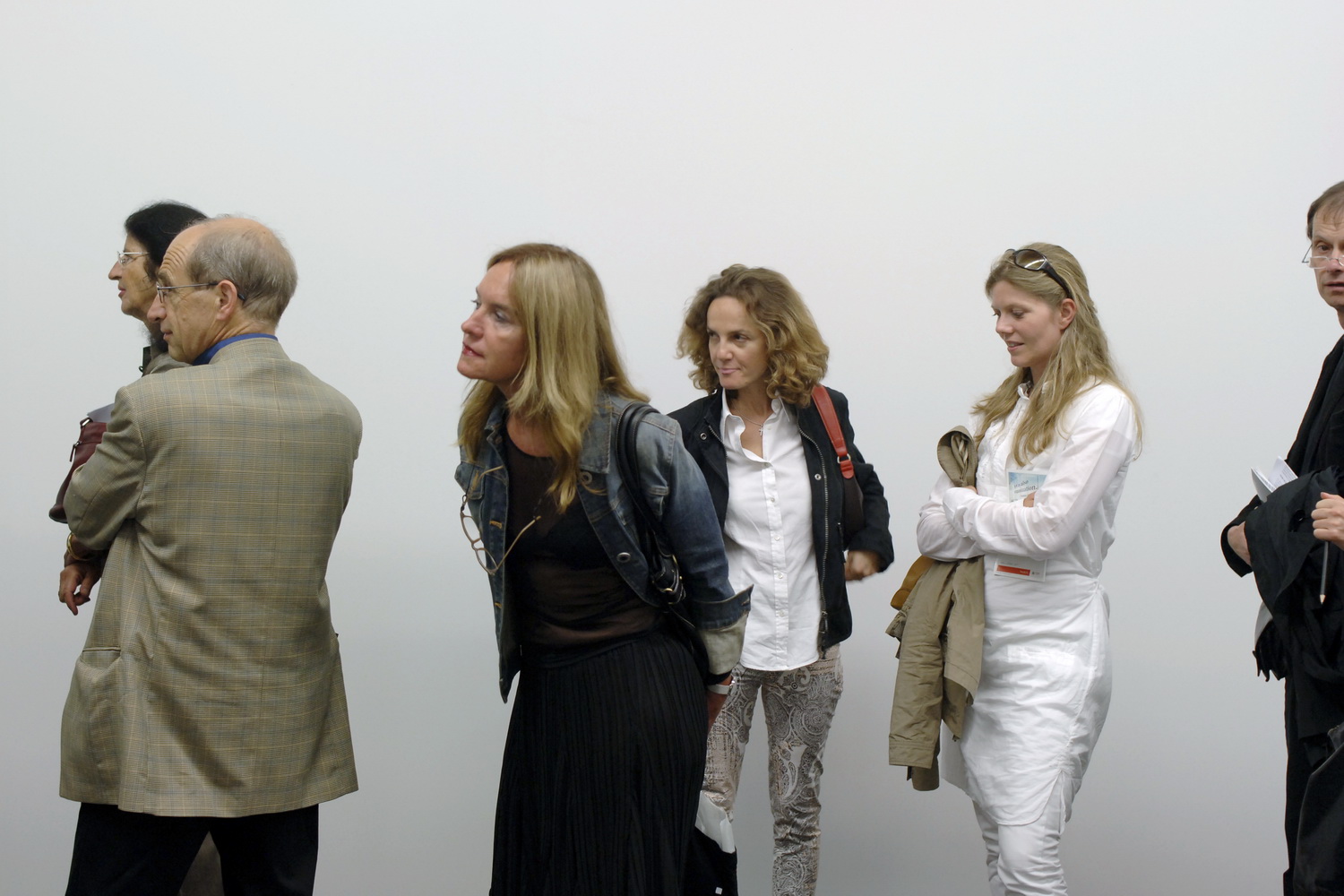 Dolph Kessler - Wachten / mode / kleren / Art Basel 