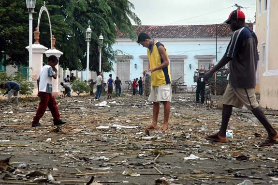 Dolph Kessler - Las Parrandas - festival - Cuba - Remedios - 2005 